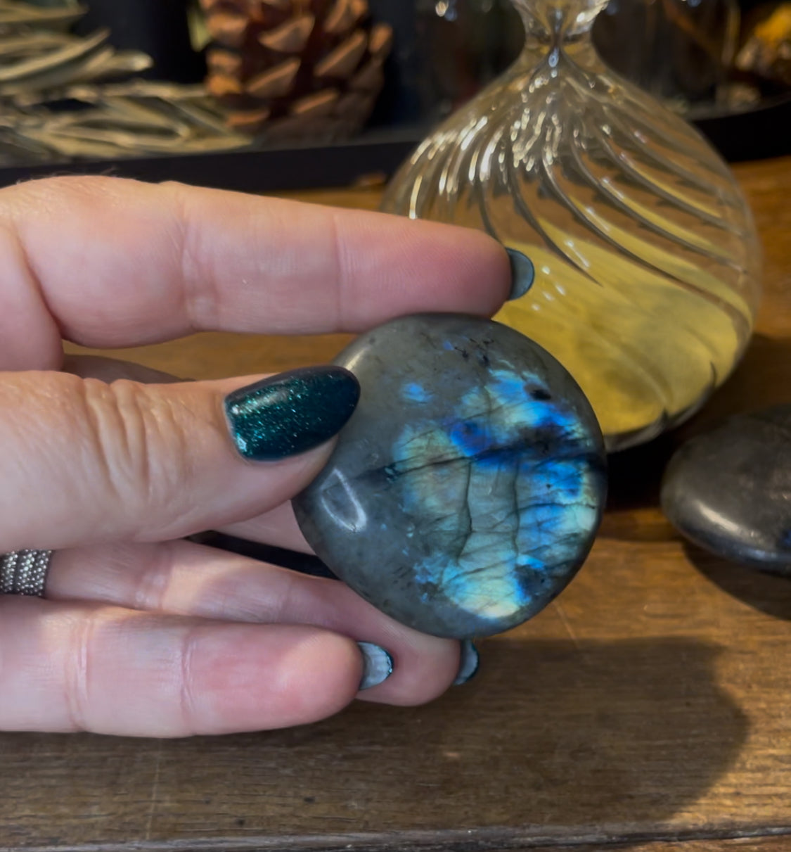 Galet en Labradorite (pierre roulée)